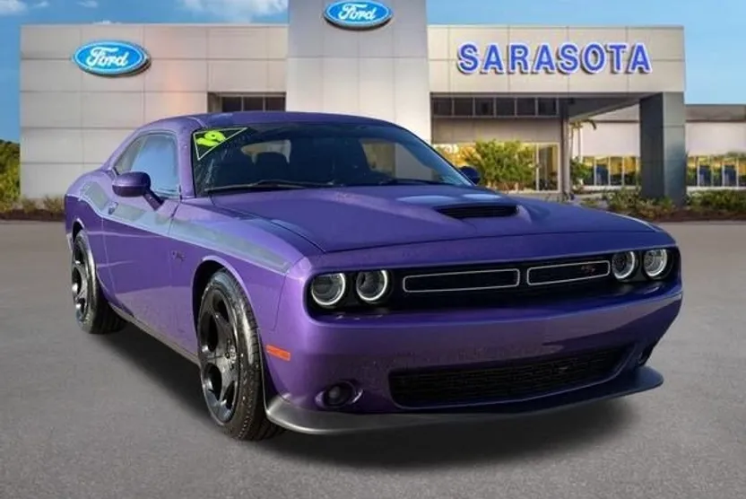 2019 Dodge Challenger R/T photo 1