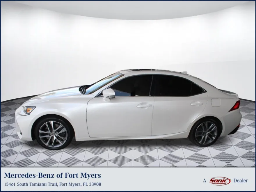 2020 Lexus IS 300 photo 1