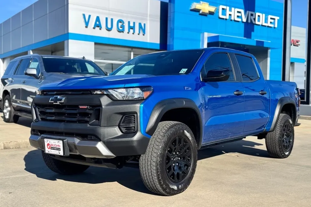 2023 Chevrolet Colorado Trail Boss photo 1