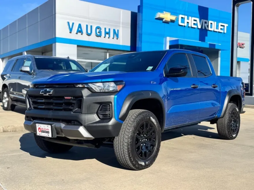 2023 Chevrolet Colorado Trail Boss photo 1