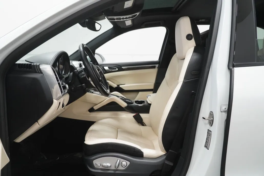 2018 Porsche Cayenne Platinum Edition photo 1