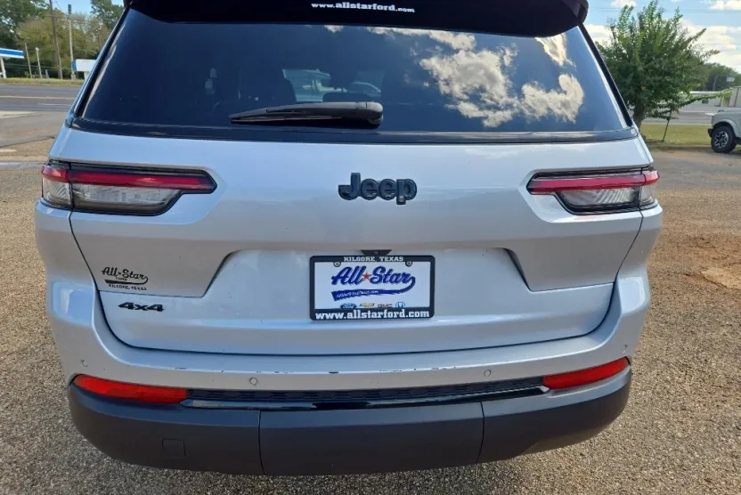 2024 Jeep Grand Cherokee Altitude photo 1