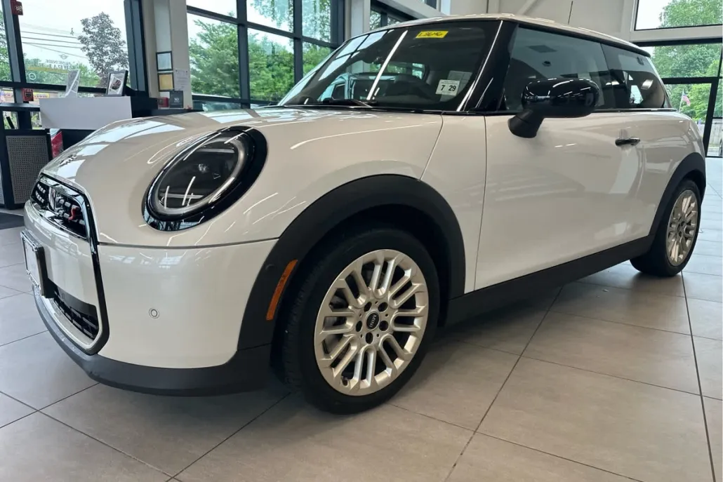 2025 Mini Cooper 2 Door Hardtop S photo 1