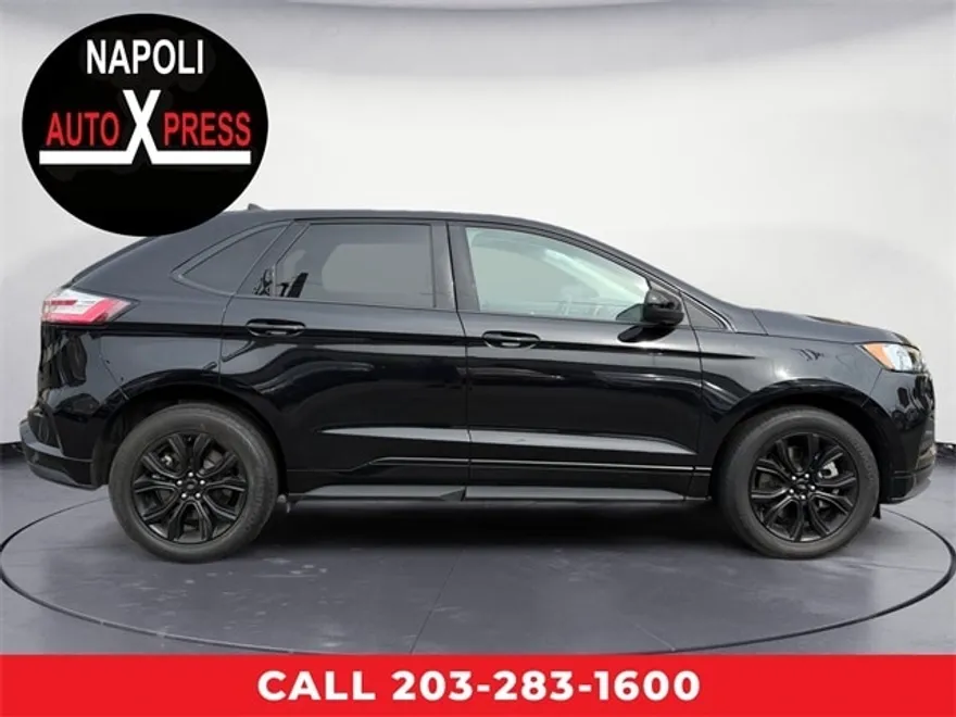 2022 Ford Edge SE photo 1