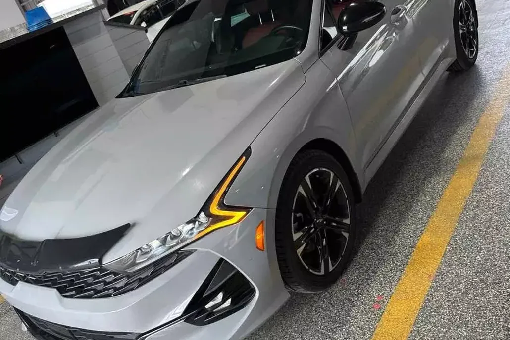 2022 Kia K5 GT-Line photo 1