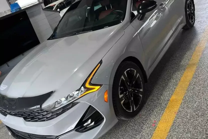 2022 Kia K5 GT-Line photo 1