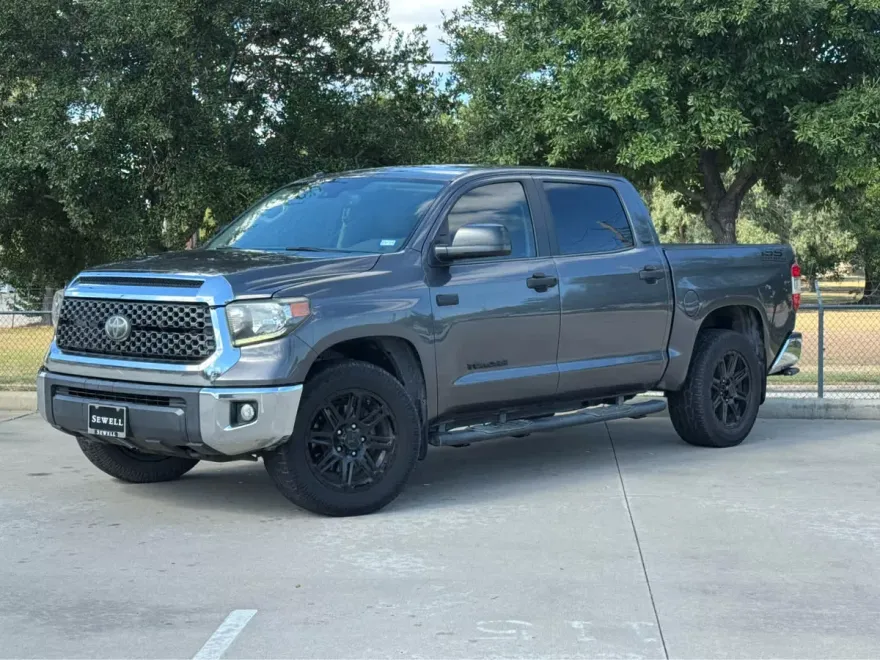 2018 Toyota Tundra SR5 photo 1