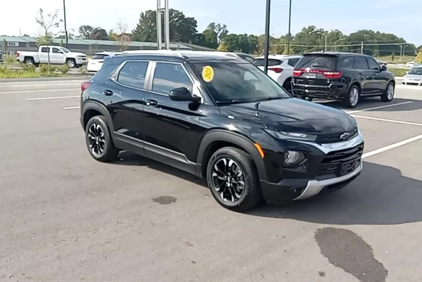 2023 Chevrolet Trailblazer LT photo 1