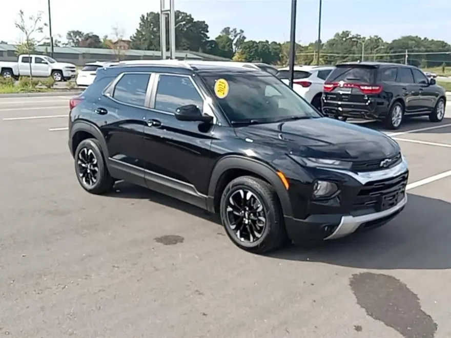 2023 Chevrolet Trailblazer LT photo 1