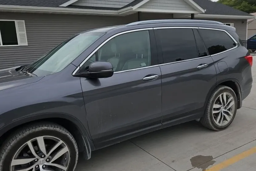 2018 Honda Pilot Elite photo 1