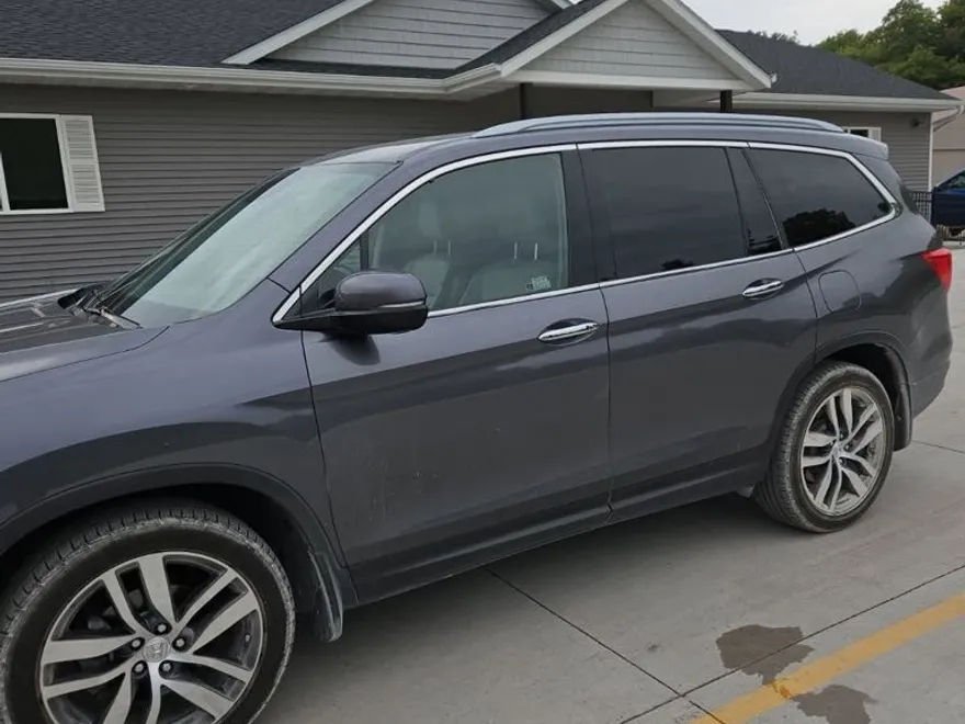 2018 Honda Pilot Elite photo 1