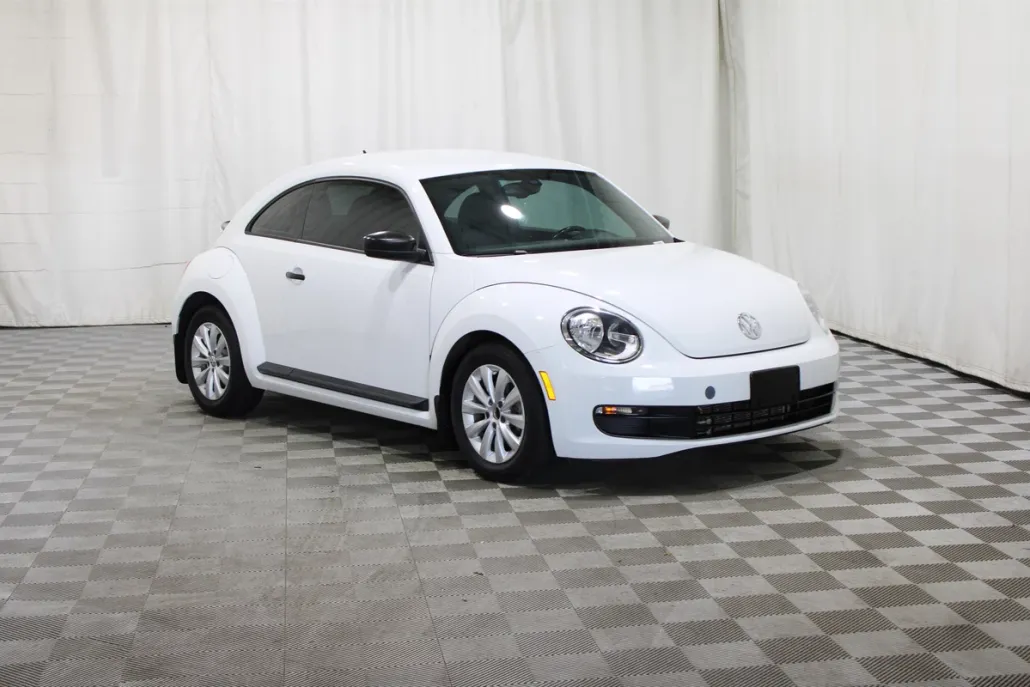 2016 Volkswagen Beetle 1.8T S photo 1