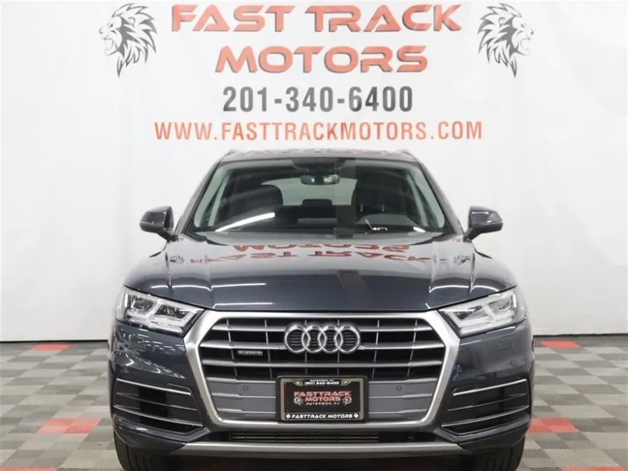 2018 Audi Q5 Premium Plus photo 1