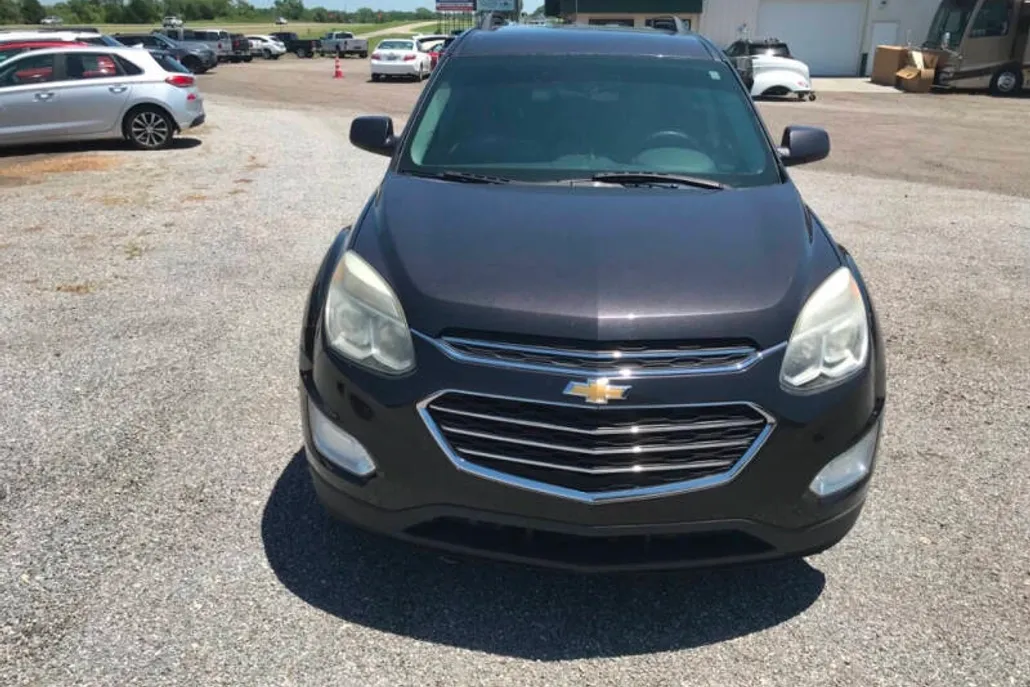 2016 Chevrolet Equinox LT photo 1