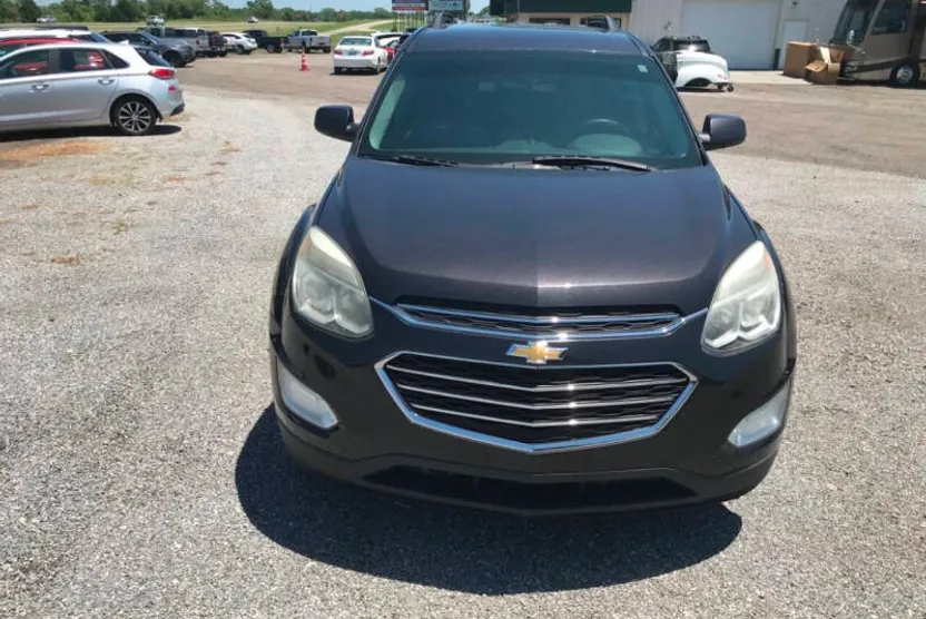 2016 Chevrolet Equinox LT photo 1
