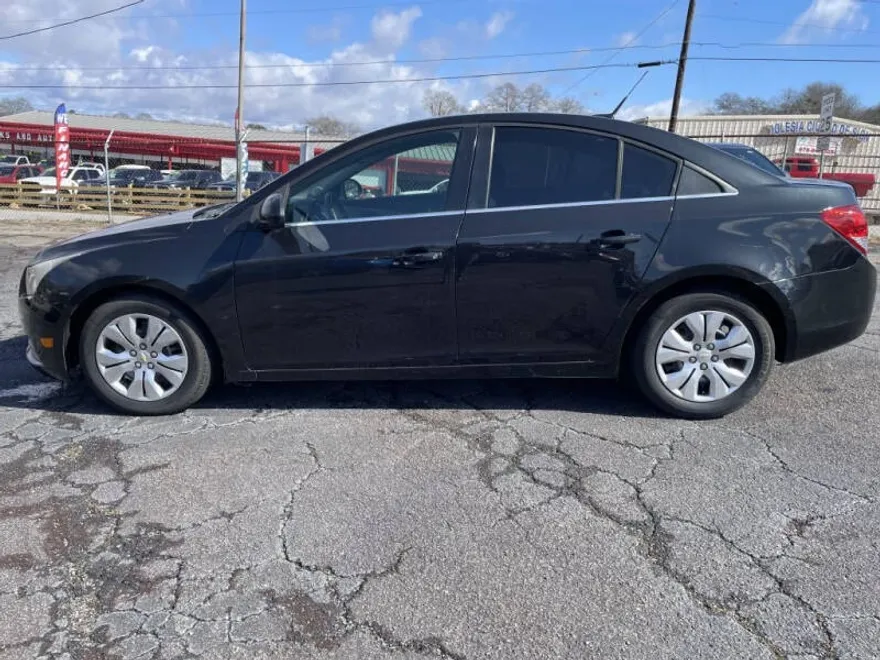 2012 Chevrolet Cruze LS photo 1