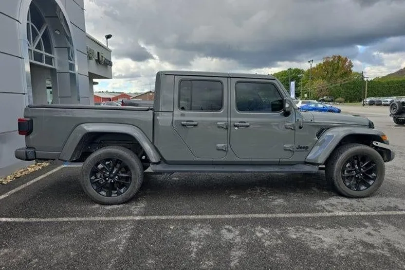 2022 Jeep Gladiator Overland High Altitude photo 1