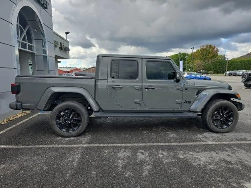 2022 Jeep Gladiator Overland High Altitude photo 1