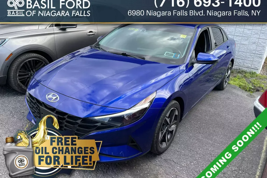 2023 Hyundai Elantra SEL photo 1
