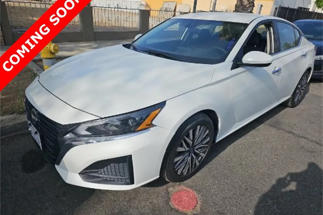 2023 Nissan Altima 2.5 SV photo 1