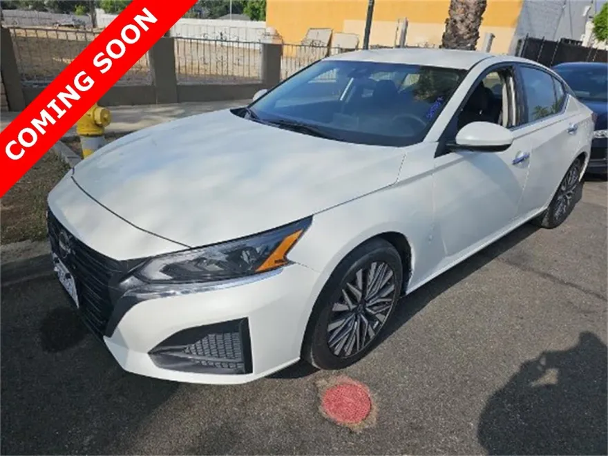 2023 Nissan Altima 2.5 SV photo 1