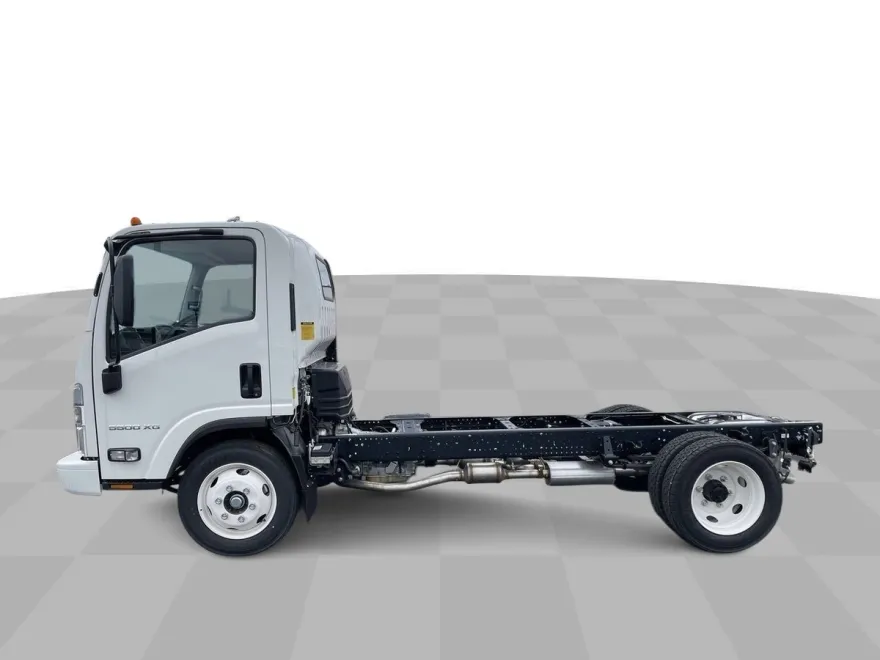2024 Chevrolet Silverado photo 1