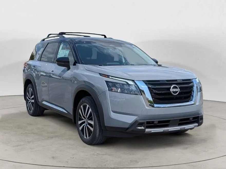 2025 Nissan Pathfinder Platinum photo 1