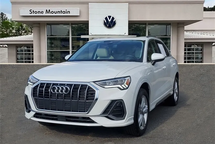 2024 Audi Q3 S line Premium Plus photo 1
