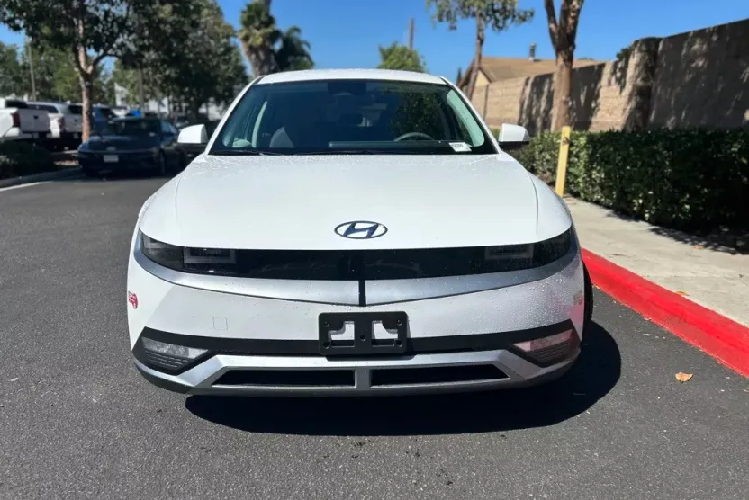 2024 Hyundai Ioniq 5 SE photo 1