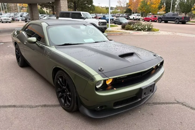 2021 Dodge Challenger R/T photo 1