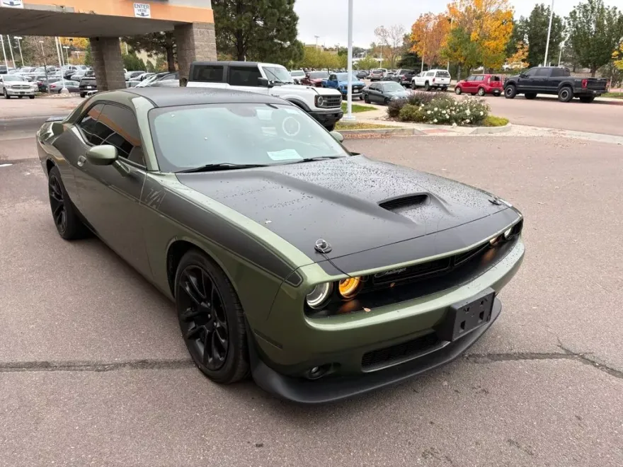 2021 Dodge Challenger R/T photo 1
