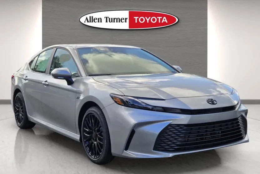 2026 Toyota Camry LE photo 1