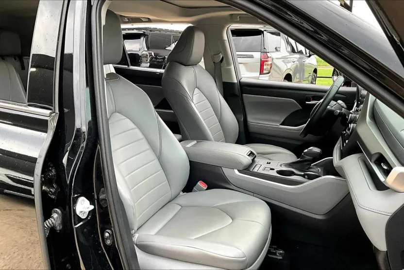 2021 Toyota Highlander Hybrid XLE photo 1