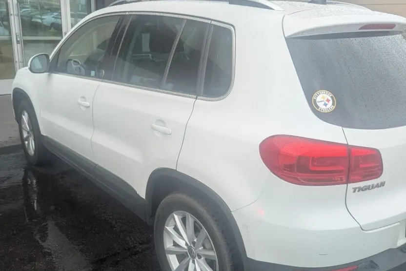 2017 Volkswagen Tiguan Wolfsburg Edition photo 1