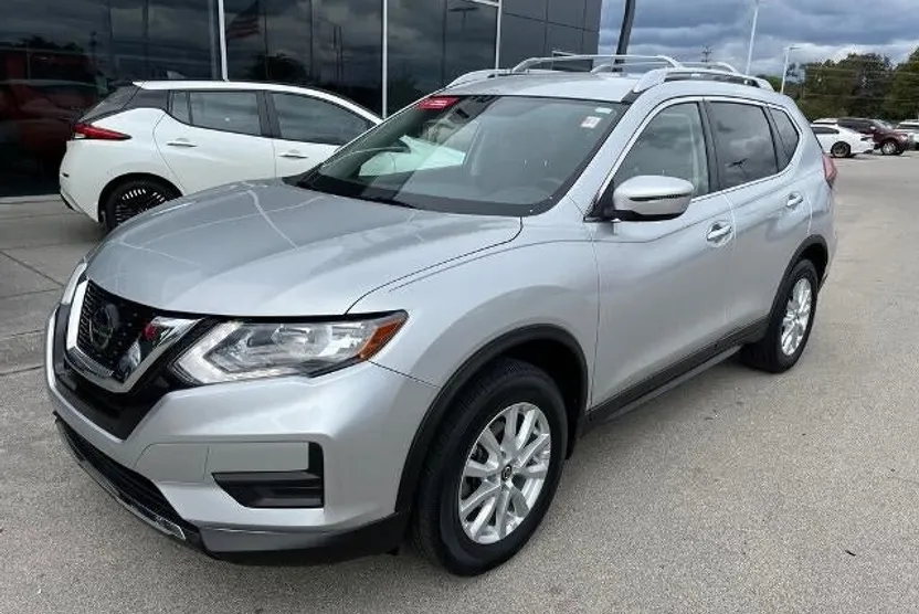 2020 Nissan Rogue AWD SV photo 1