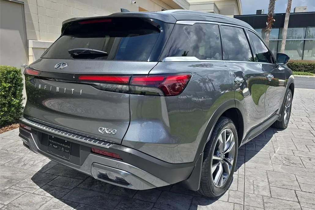 2022 Infiniti QX60 Luxe photo 1