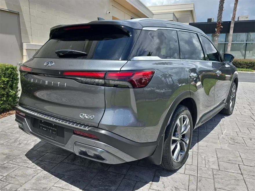 2022 Infiniti QX60 Luxe photo 1