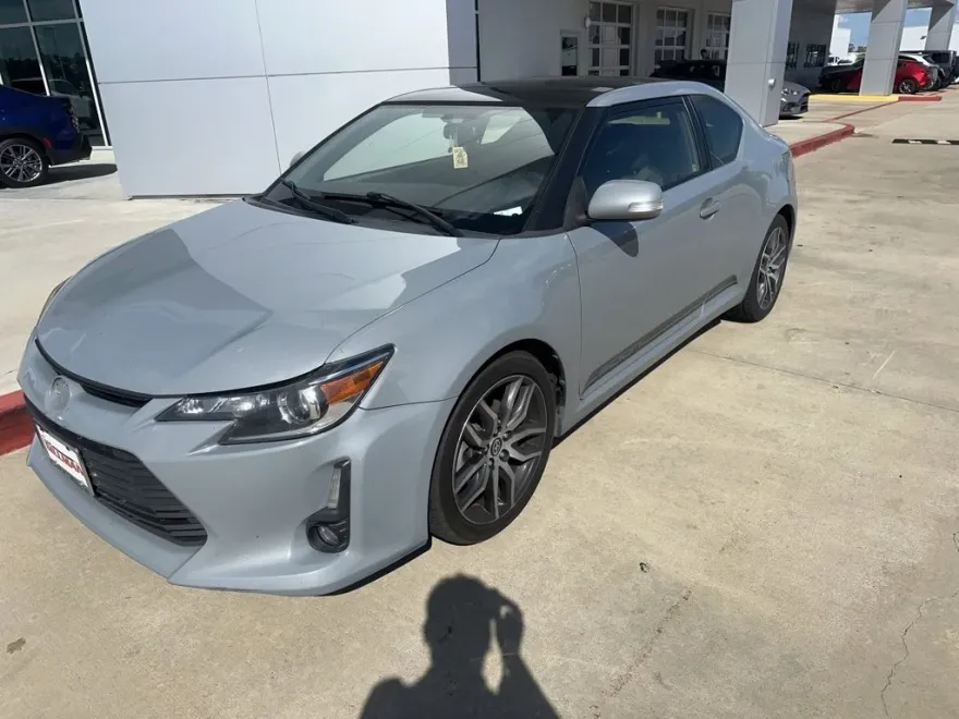 2016 Scion tC Base photo 1