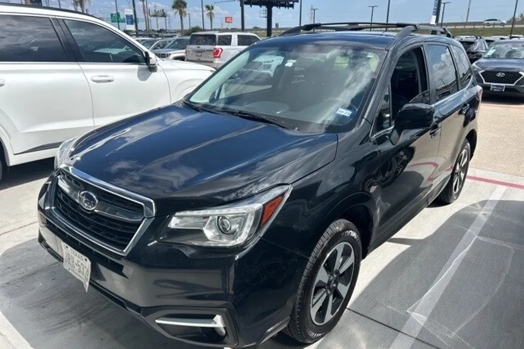 2017 Subaru Forester 2.5i Limited photo 1