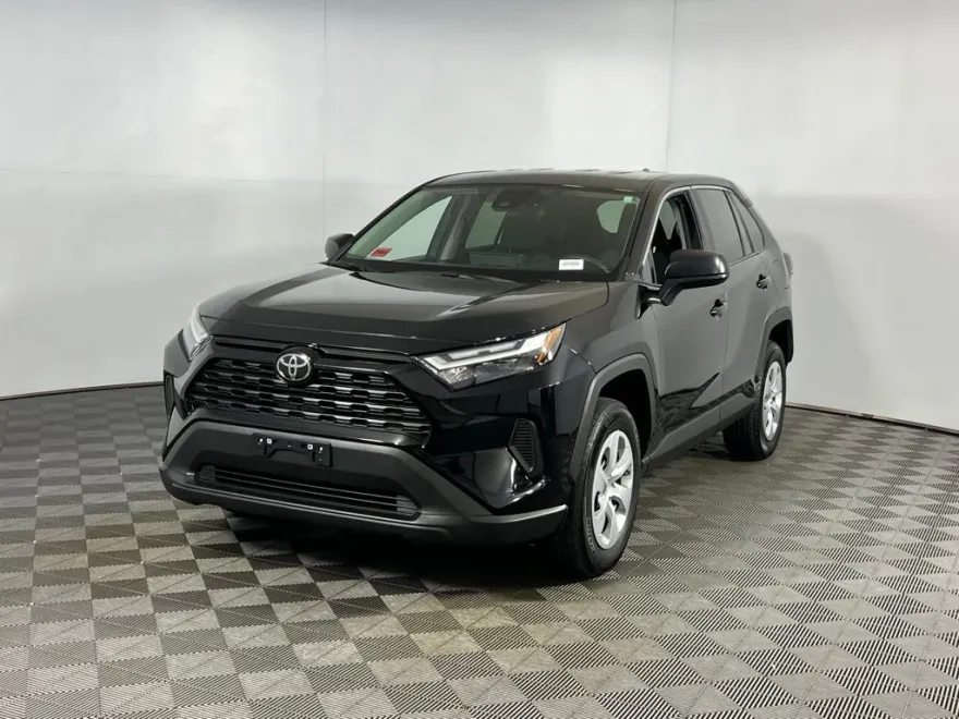 2024 Toyota RAV4 LE photo 1