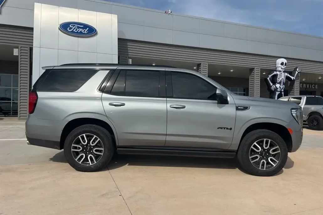 2024 Gmc Yukon AT4 photo 1