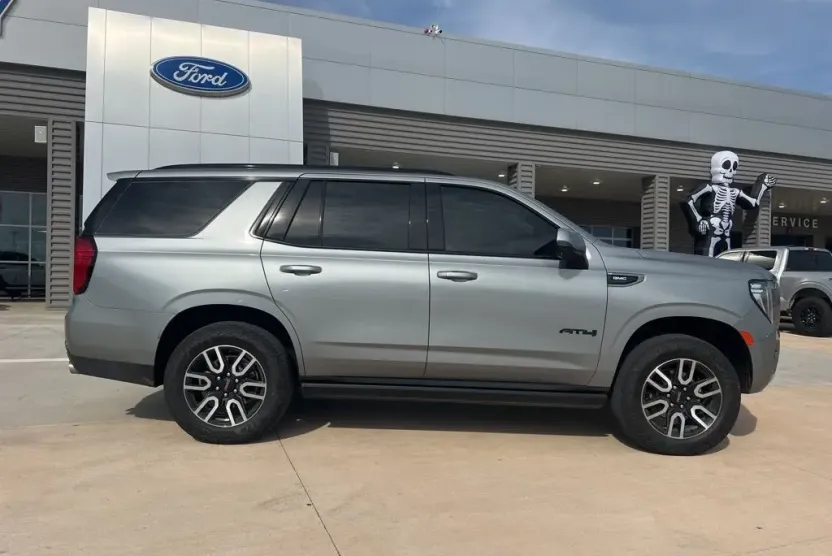 2024 Gmc Yukon AT4 photo 1