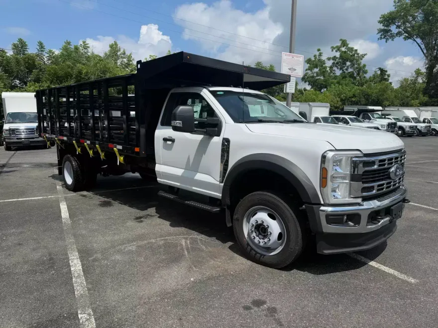 2024 Ford F-450 photo 1