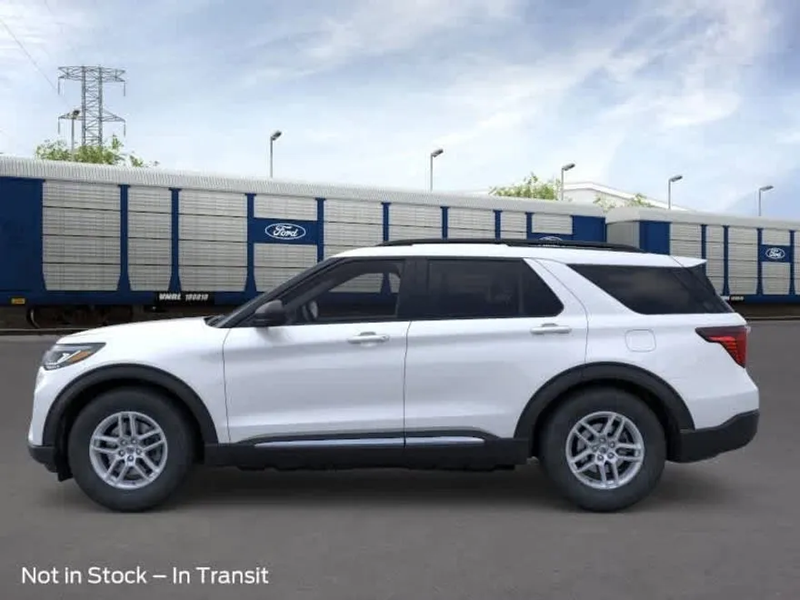 2025 Ford Explorer photo 1