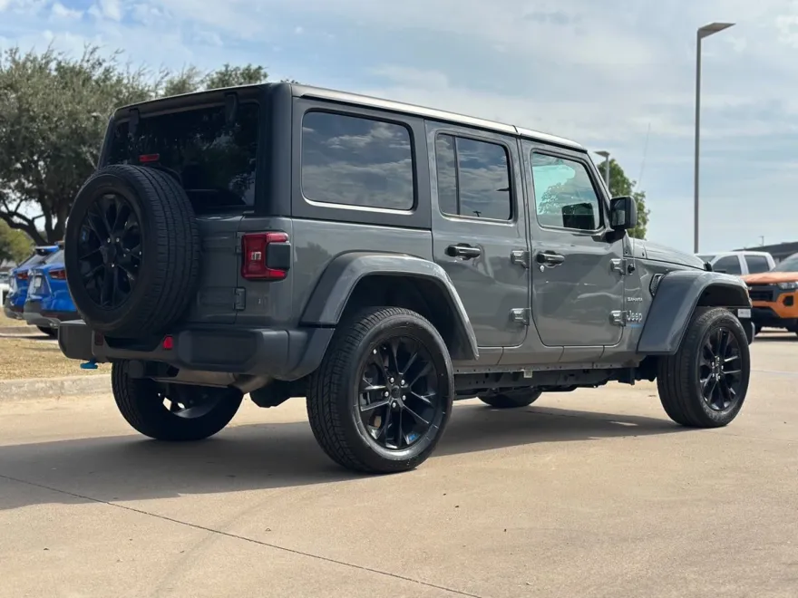 2023 Jeep Wrangler 4xe Sahara photo 1