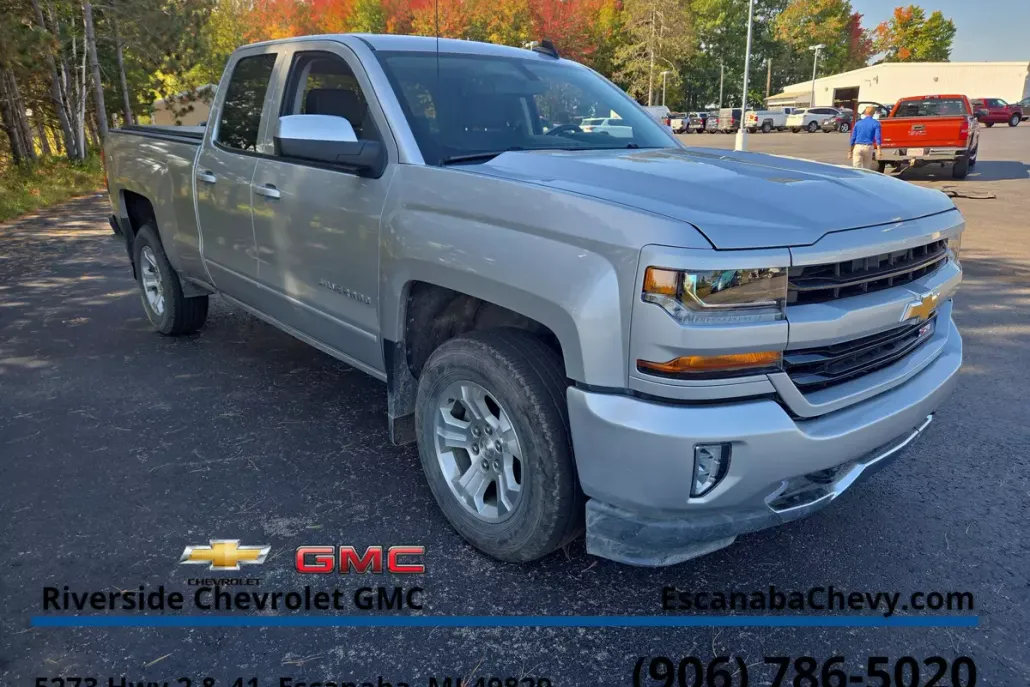 2019 Chevrolet Silverado LT photo 1