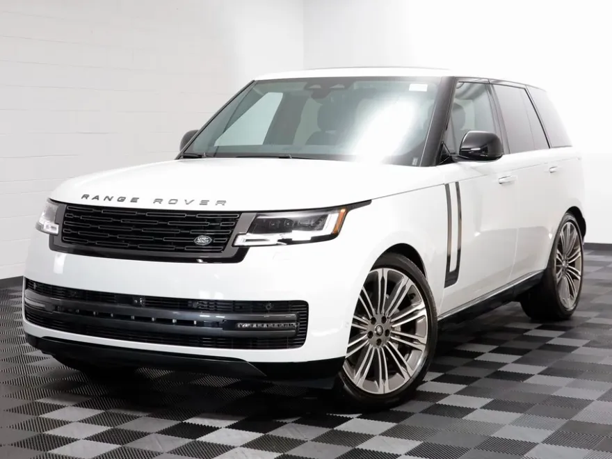 2025 Land Rover Range Rover SE photo 1
