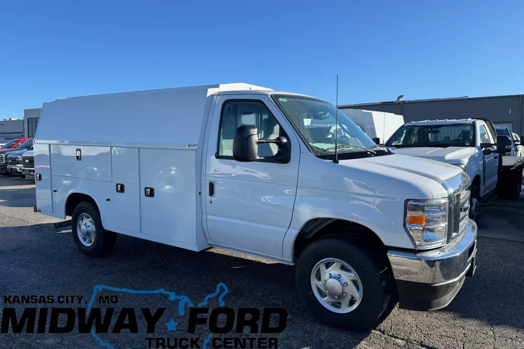 2025 Ford E-350 Base photo 1