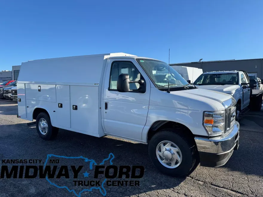 2025 Ford E-350 Base photo 1