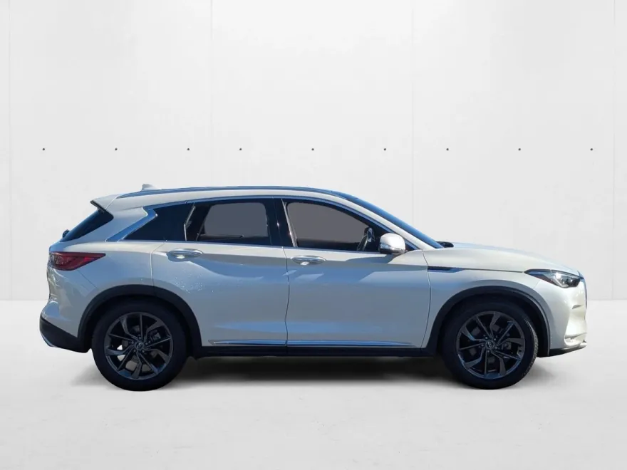 2019 Infiniti QX50 Essential AWD photo 1